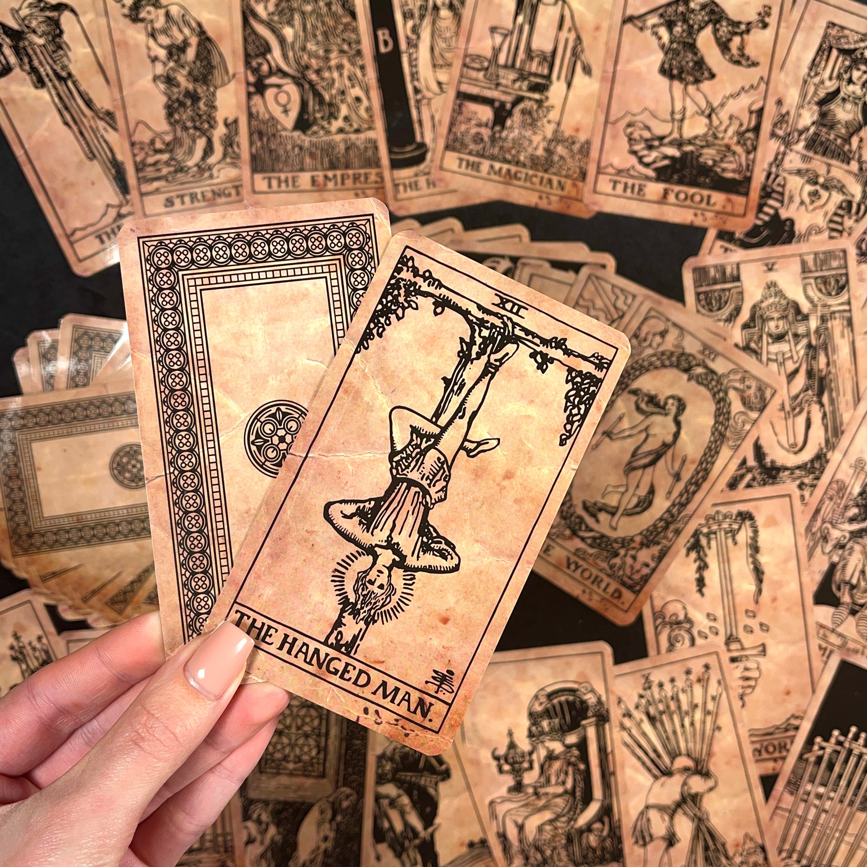 Dark Vintage Tarot Deck