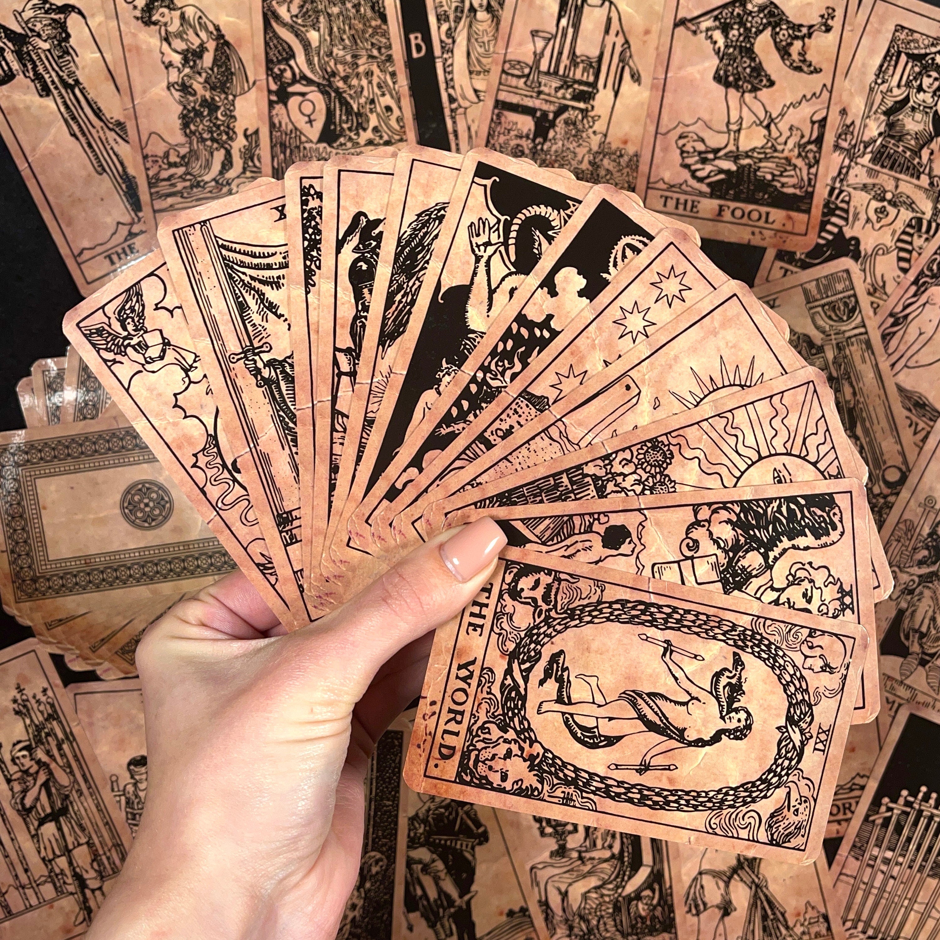 Dark Vintage Tarot Deck